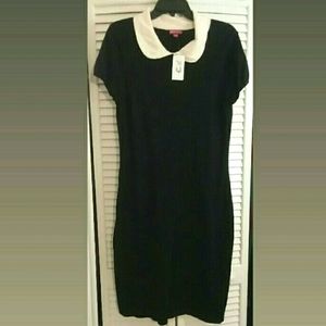 Black sweater dress with Cream Collar